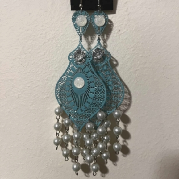 Accessories - Dazzling earrings